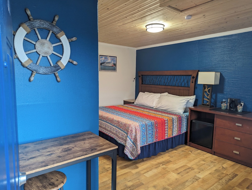 Riverboat Inn and Suites - photo 8