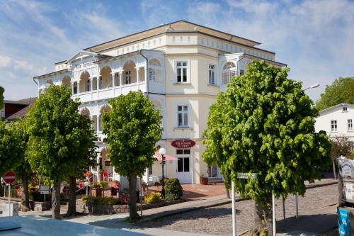 Villa Fernsicht Apt. 06 — 4-Star Luxury Hotel in Ostseebad Sellin, Germany