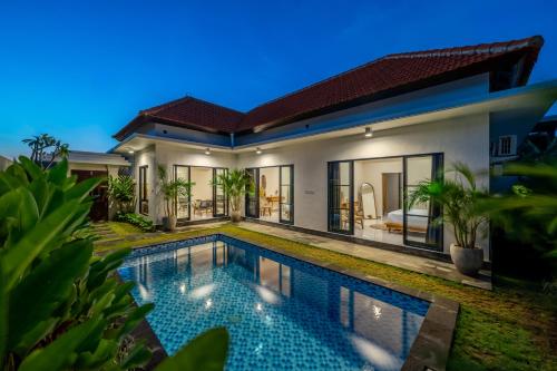 Alicia Stylish 2BR Villa with Large Pool — 4-Star Luxury Hotel in Kerobokan, Indonesia
