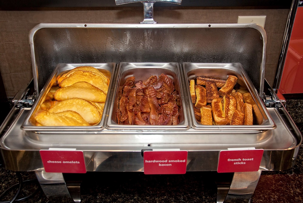 Hampton Inn Clarksdale - photo 15