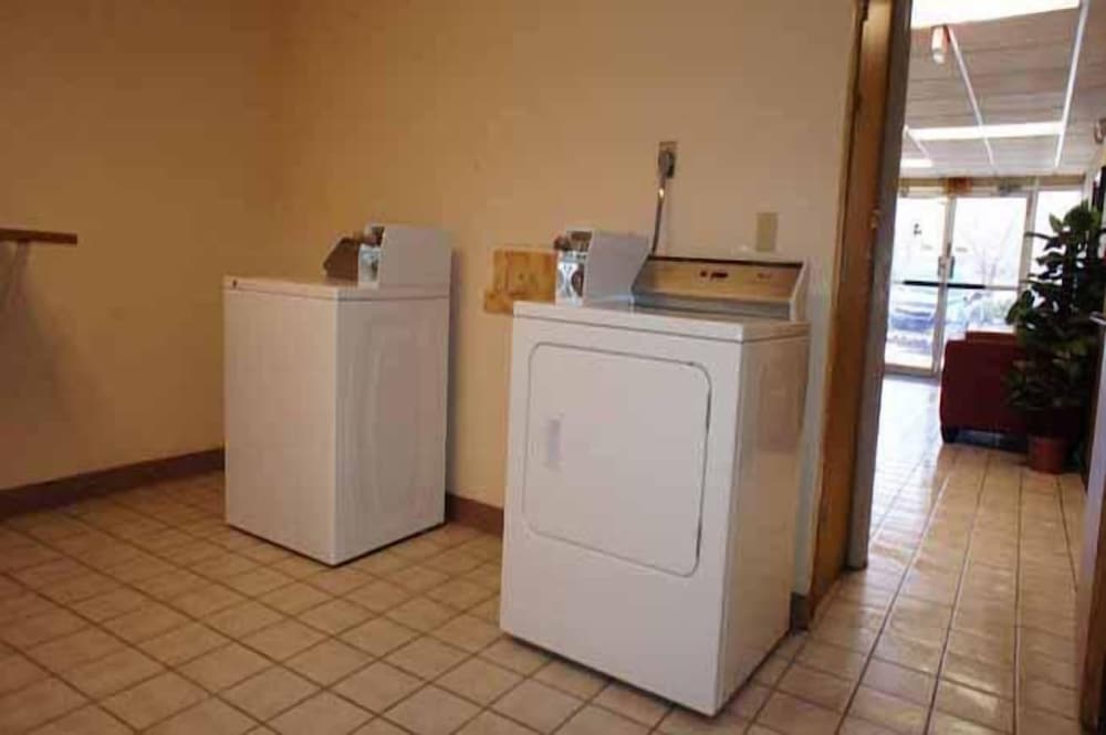 Lincoln Inn Express Hotel and Suites - photo 25
