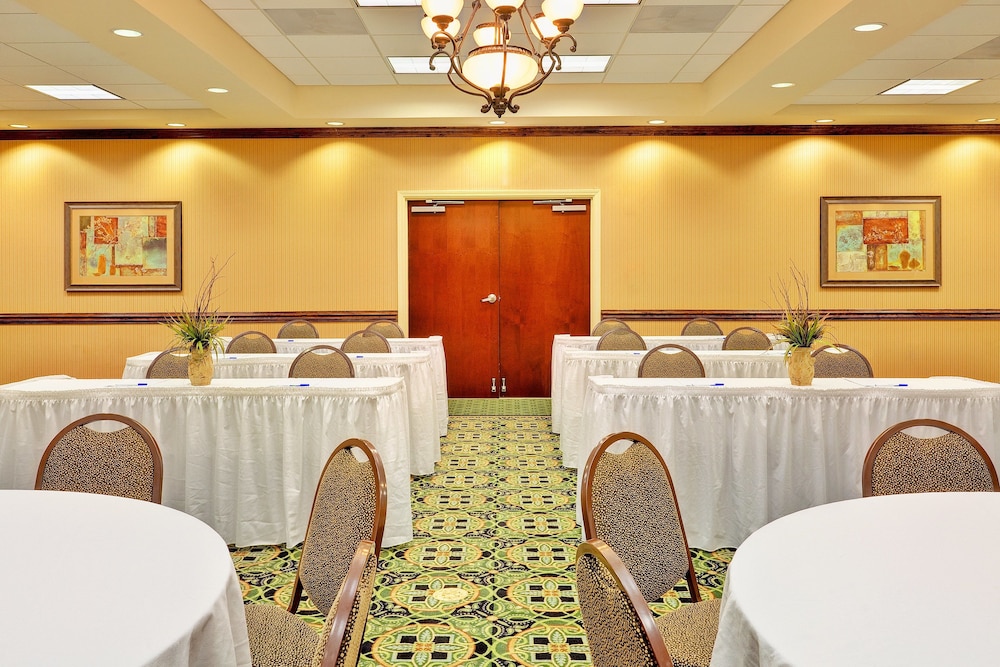 Holiday Inn Express & Suites Millington by IHG - photo 41