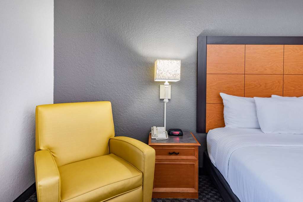 La Quinta Inn by Wyndham Laredo I 35 - photo 50