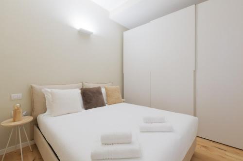 GuestHost Primaticcio M1 Modern and Bright Apartment — 4-Star Luxury Hotel in Milan, Italy
