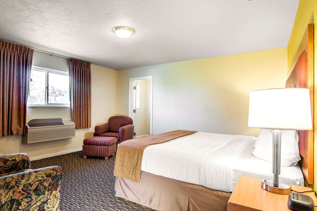 Quality Inn & Suites at Coos Bay - photo 16