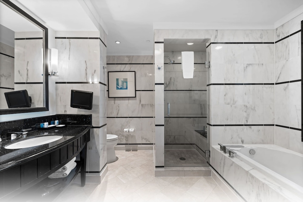 Fontainebleau Miami Beach Private Luxury Suites - photo 324