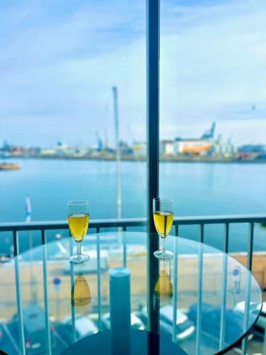 ‘Le Golfe’ Vue Mer Et Canal Parking Clim Au Centre in Sete, France