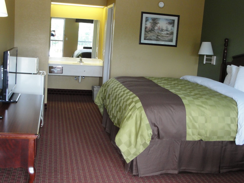 Executive Inn Opp - photo 8