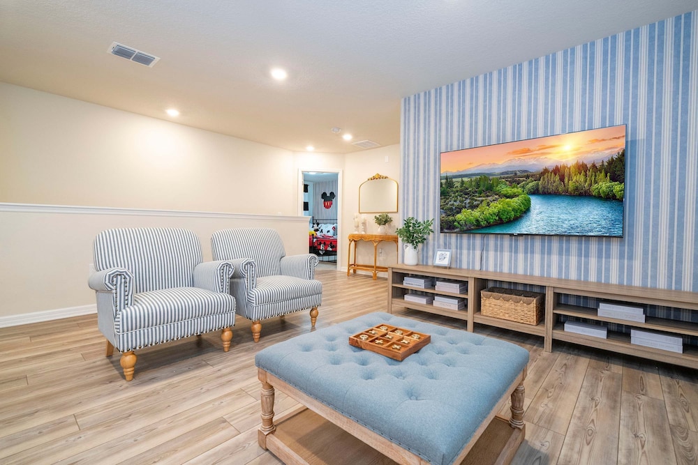 Amazing 5 Suite Home With Resort style Amenities - photo 41