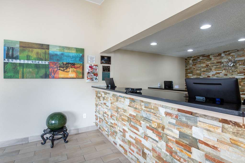 Rodeway Inn Auburn Hills Detroit - photo 5
