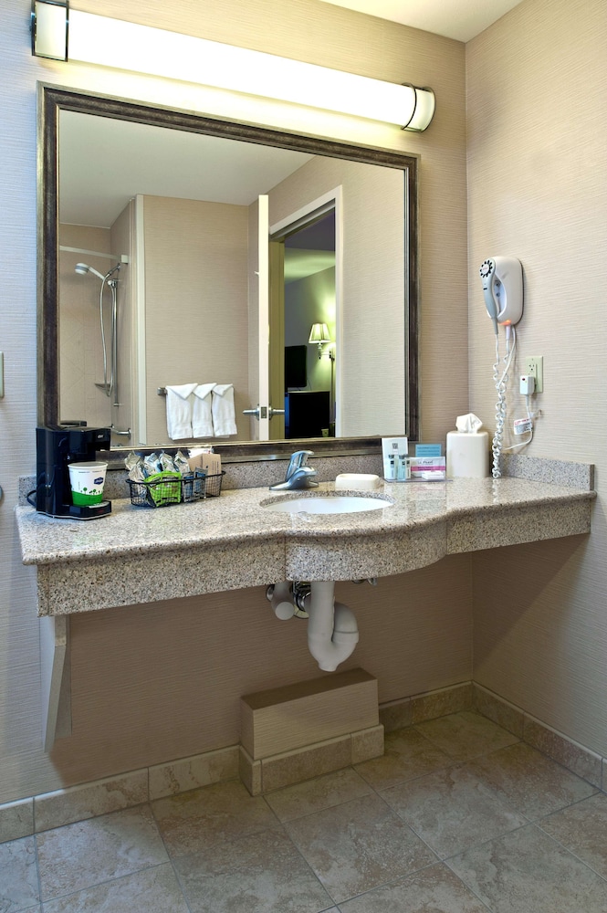 Hampton Inn & Suites Prescott Valley - photo 33