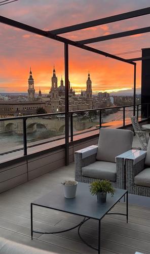 Atico Mejores Vistas Al Pilar Jacuzzi Y Garaje in Zaragoza, Spain