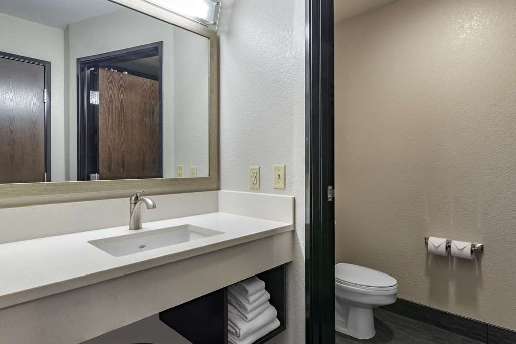 Comfort Inn & Suites Tualatin Lake Oswego South - photo 22