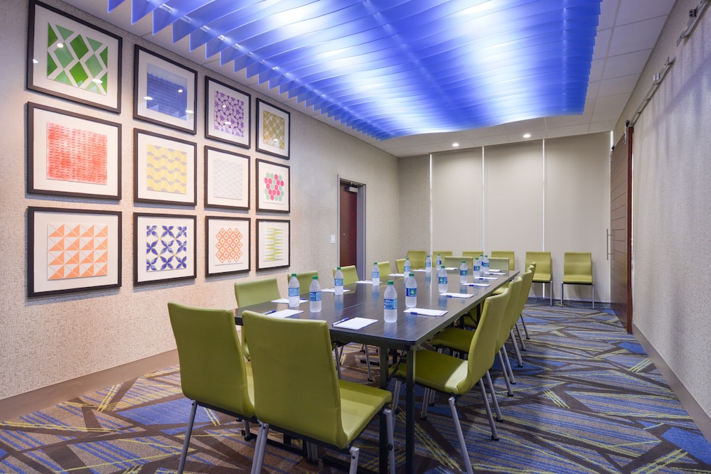 Holiday Inn Express Bethlehem by IHG - photo 43