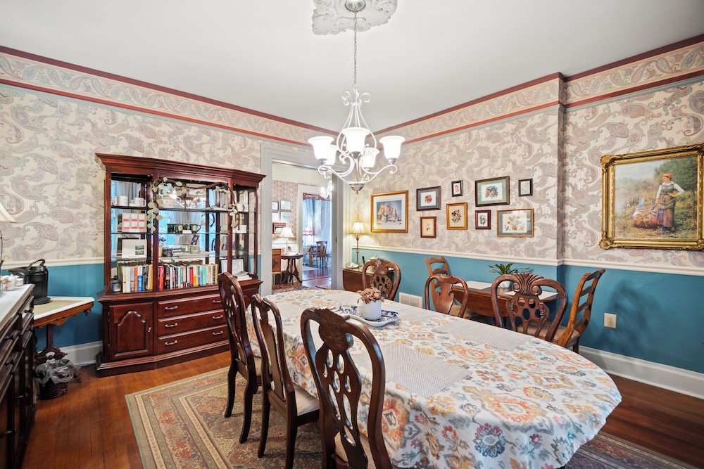 Loganberry Inn - photo 16