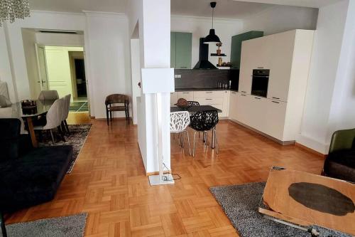 Petite Palace Aristotelous 2 in Thessaloniki, Greece