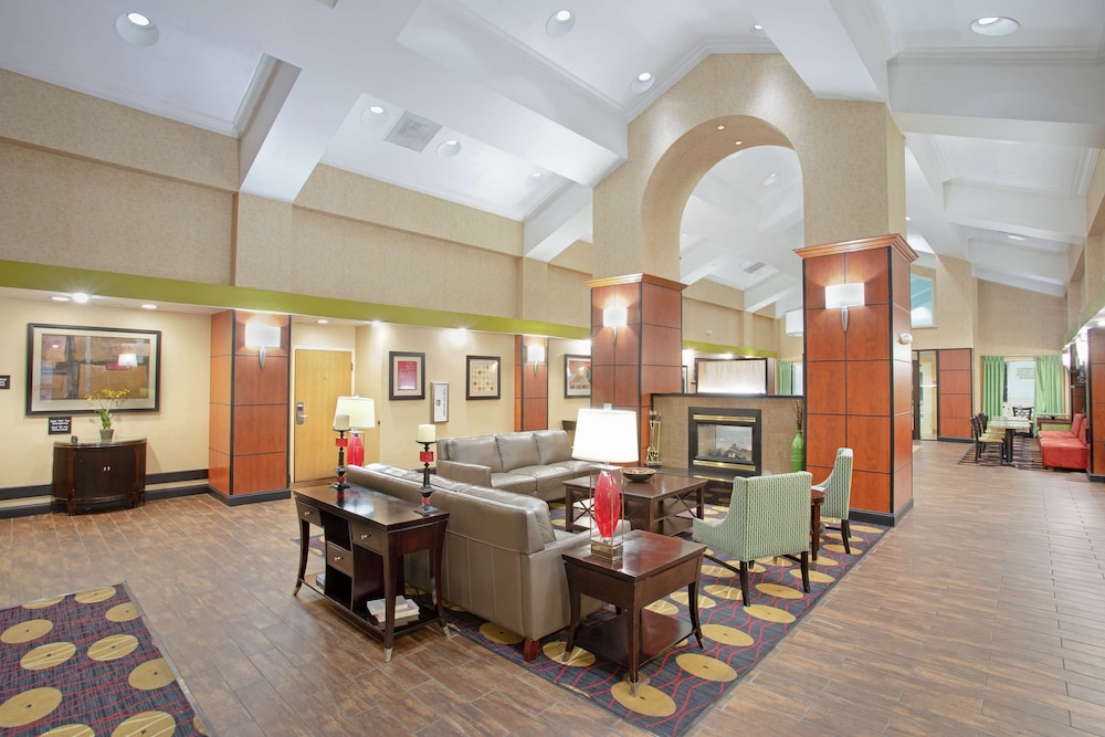 Hampton Inn & Suites Kansas City Merriam - photo 4