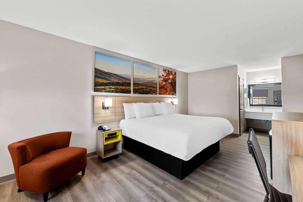 Days Inn by Wyndham Brownsville - photo 26