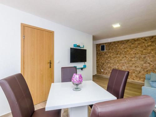 Apartments Paula One Bedroom Apartment with Shared Terrace