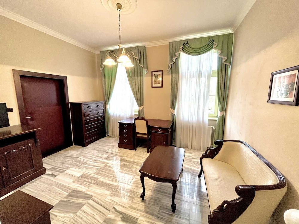 Palace Inn - carbon neutral hotel in Zbraslav