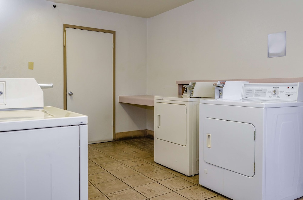 Studio 6 Fresno CA Extended Stay - photo 33