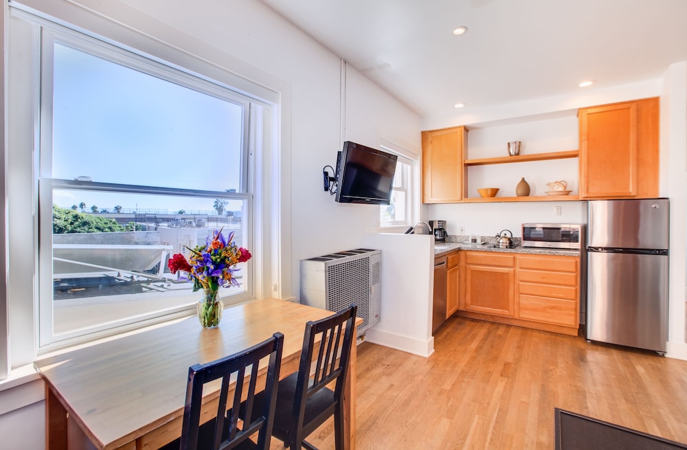 Venice Suites - photo 20