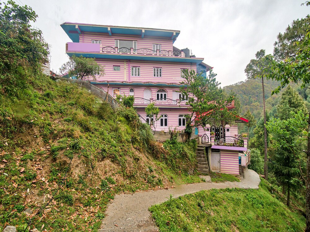 Hotel Stay Well in Dalhousie, India