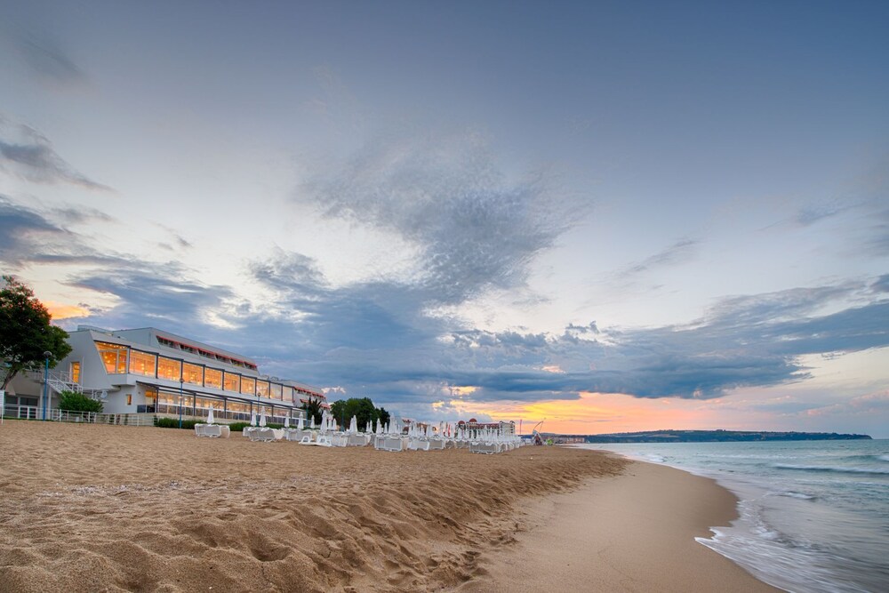 AluaSun Helios Beach All Inclusive in Obzor, Bulgaria
