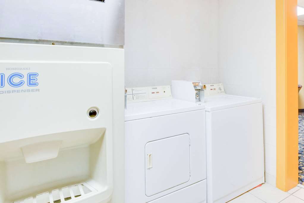Super 8 by Wyndham Port Clinton - photo 11
