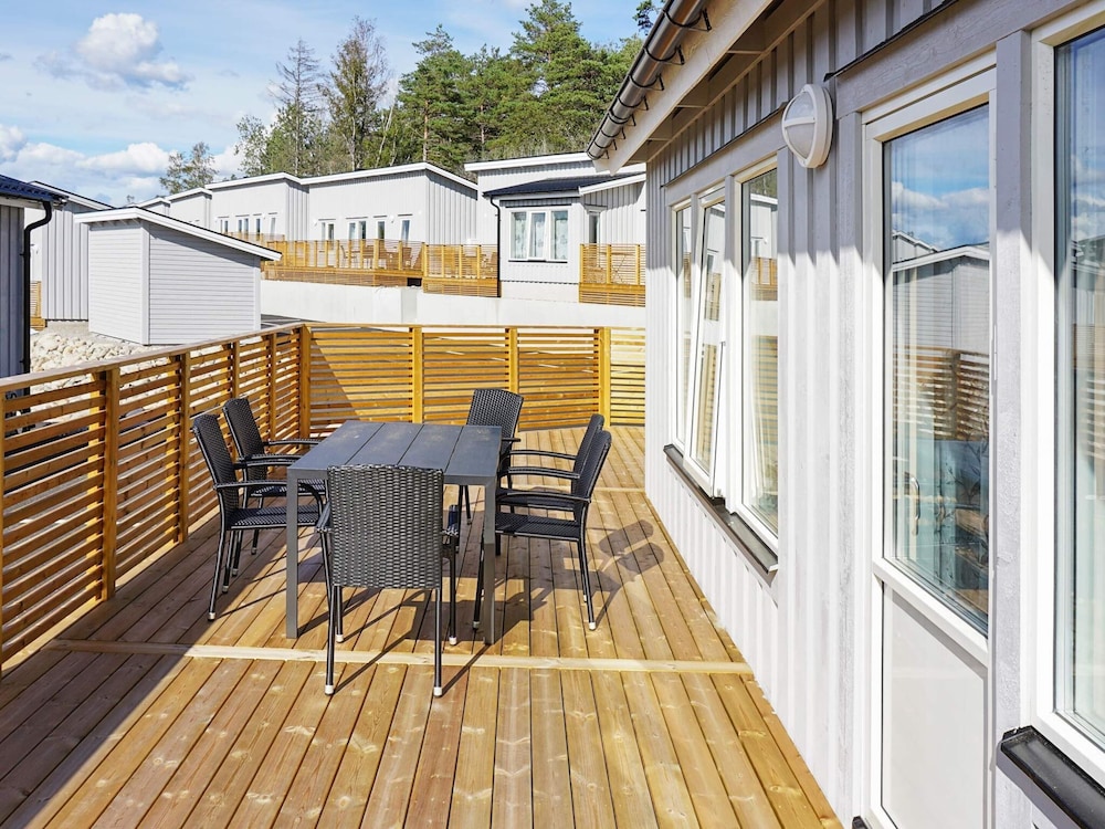 6 person holiday home in STRÖMSTAD — 4-Star Luxury Hotel in Stroemstad, Sweden