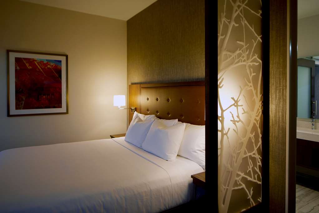 Hyatt Place Las Vegas at Silverton Village - photo 7