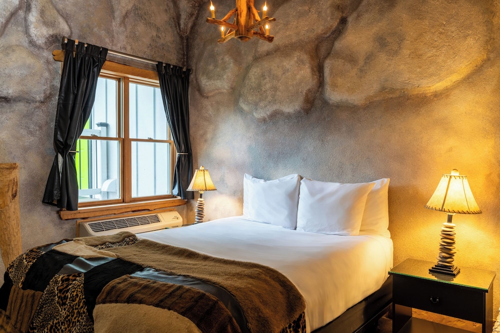 The Roxbury - photo 135