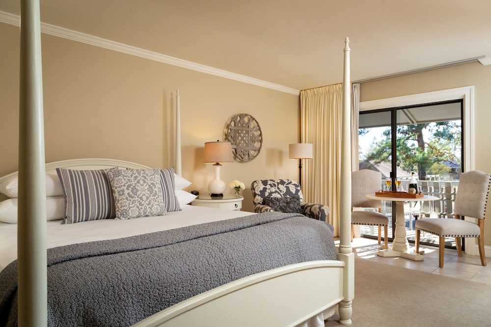 Refuge Inn - photo 8