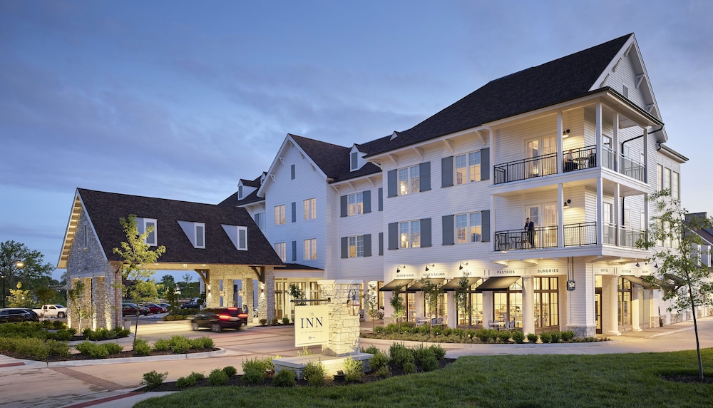 The Inn at Meadowbrook - last minute hotel in Overland Park