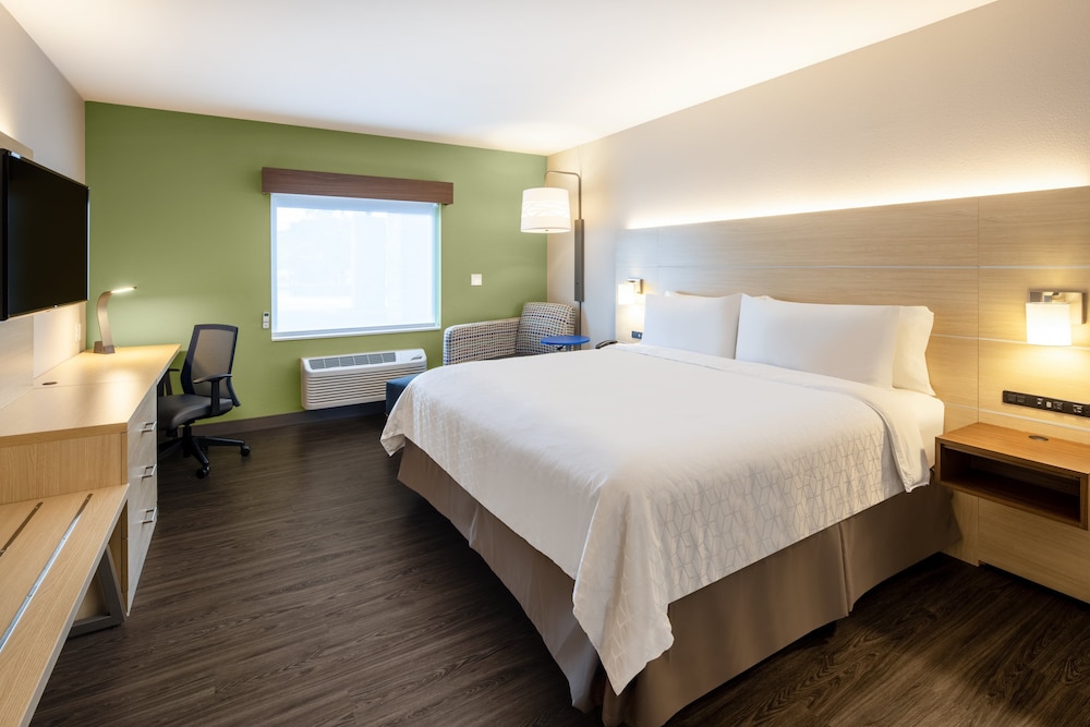 Holiday Inn Express & Suites Ft Myers Beach Sanibel Gateway by IHG - photo 10