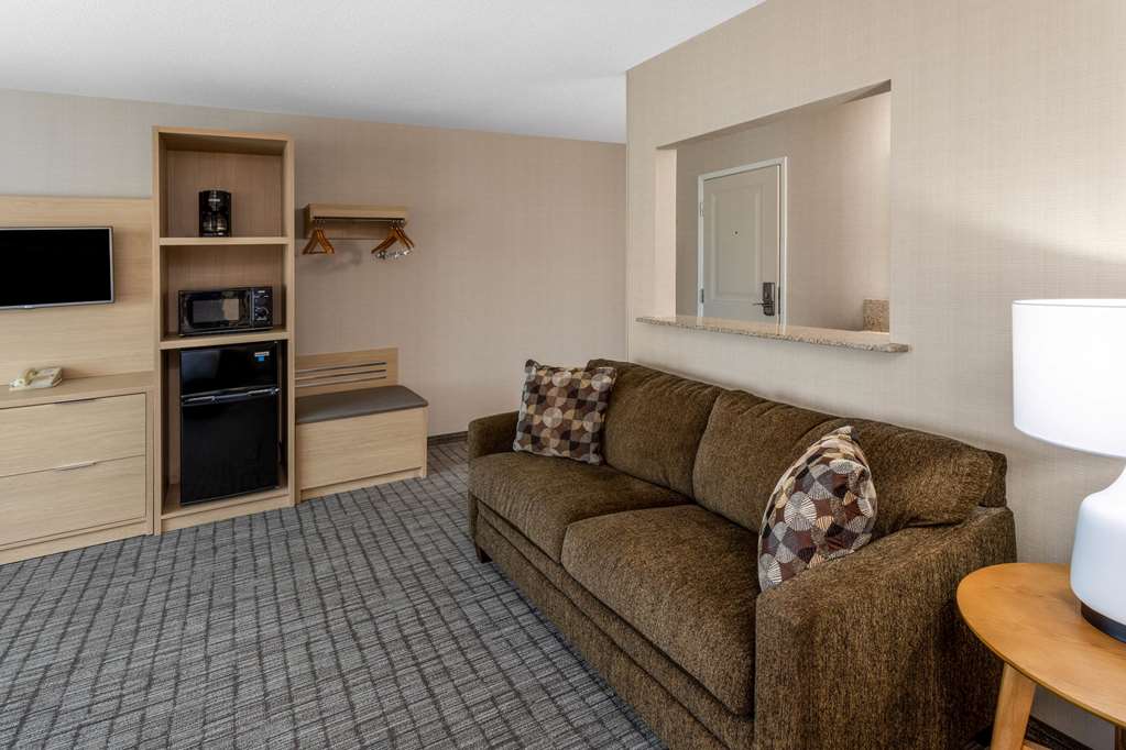 Days Inn & Suites by Wyndham Duluth by the Mall - photo 16