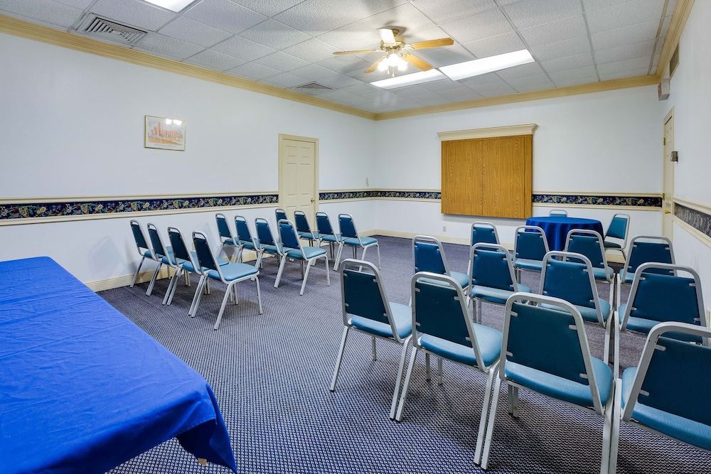 OYO Hotel Tyler Lindale - photo 28