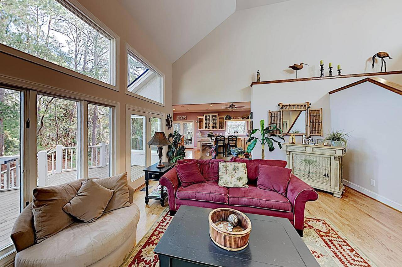 43 Trumpet Creeper in Kiawah Island, United States