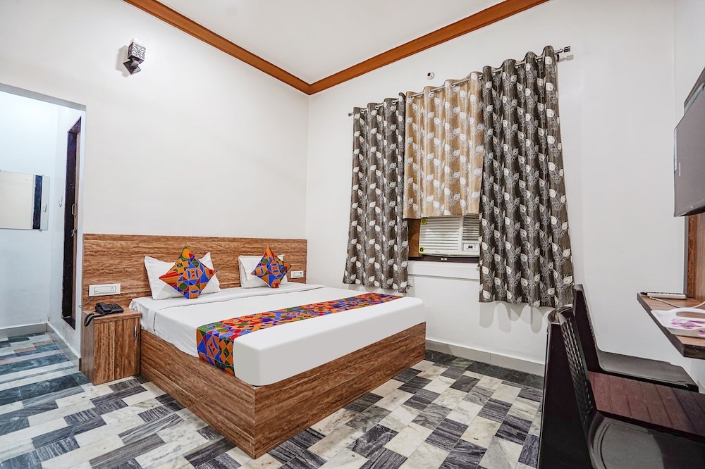 Fabhotel Shree Mahidev Palace in Fyzabad, India