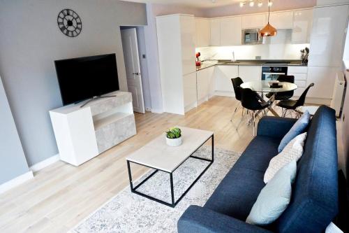 2BR 2Bath Luxury Modern Flat in the City London — 4-Star Luxury Hotel in London, United Kingdom