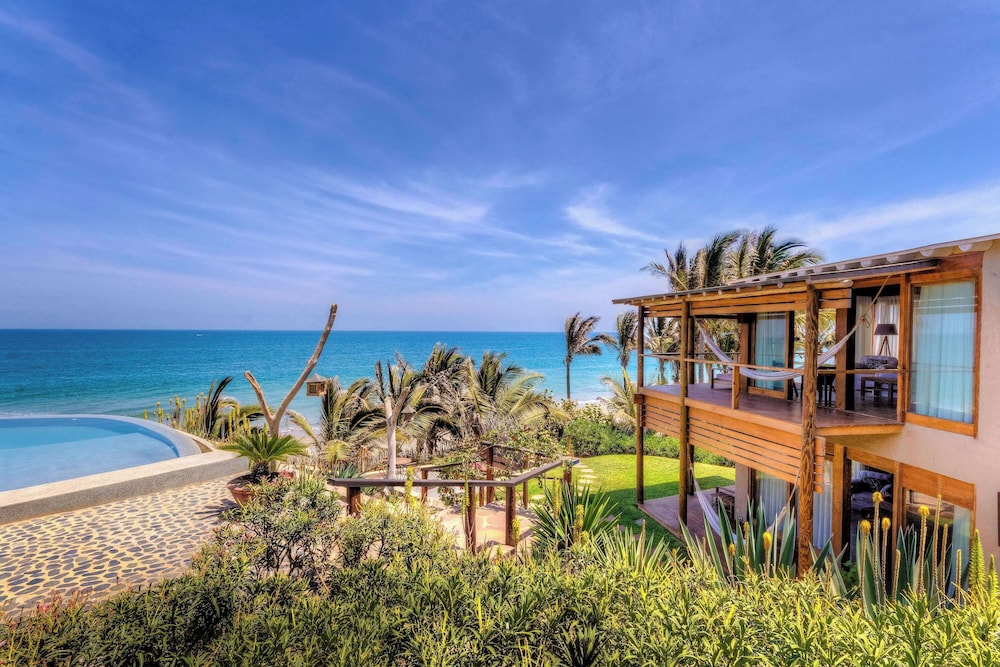 w Enjoyable 4BR w Pool in M Ncora in Mancora, Peru