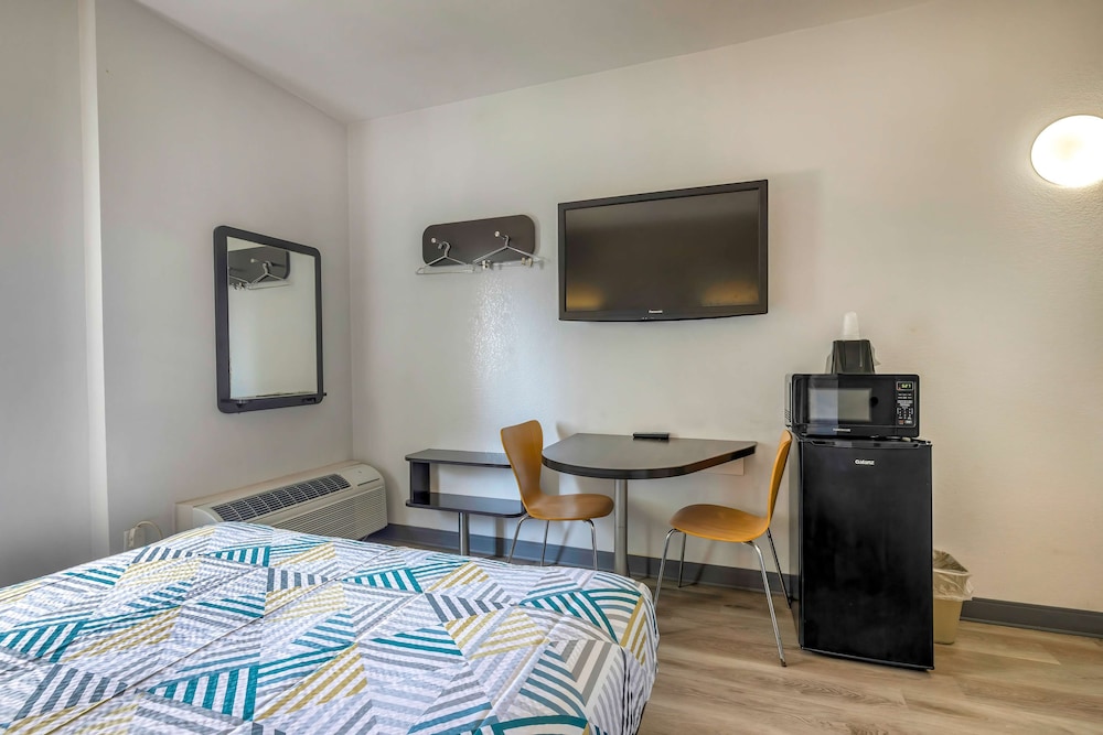 Motel 6 Cedar Park TX - photo 12