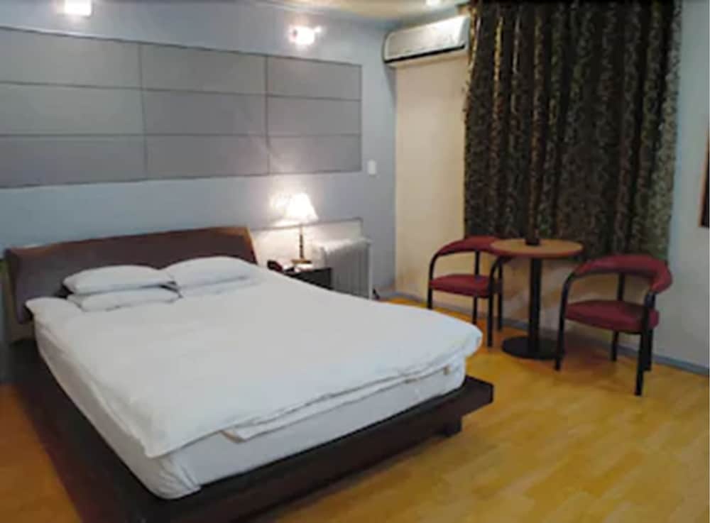 Youngbin Hotel - carbon neutral hotel in Seoul