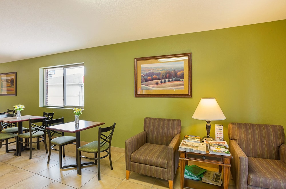 Rodeway Inn and Suites Kearney - photo 25