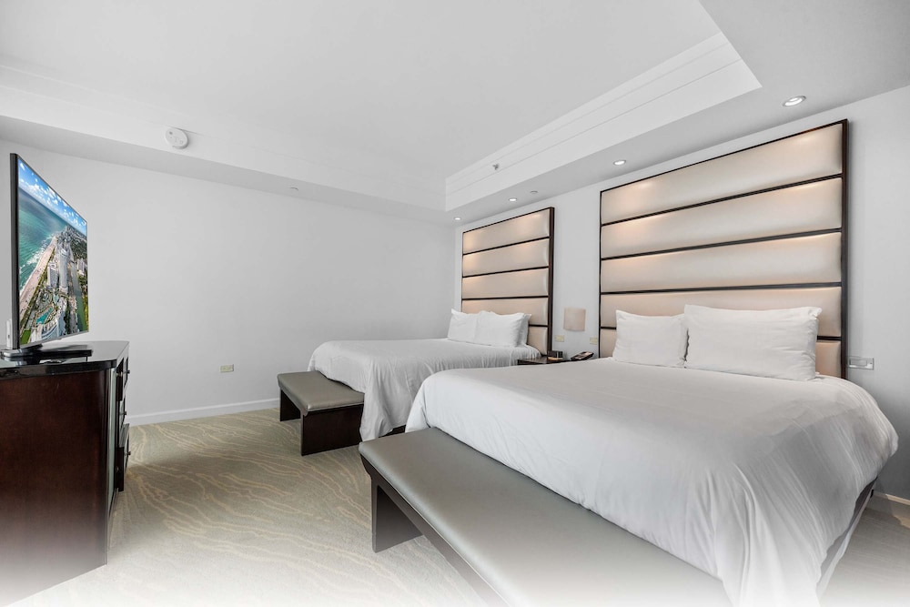 Fontainebleau Miami Beach Private Luxury Suites - photo 22