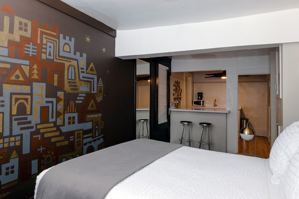 The Metro Hotel - photo 14