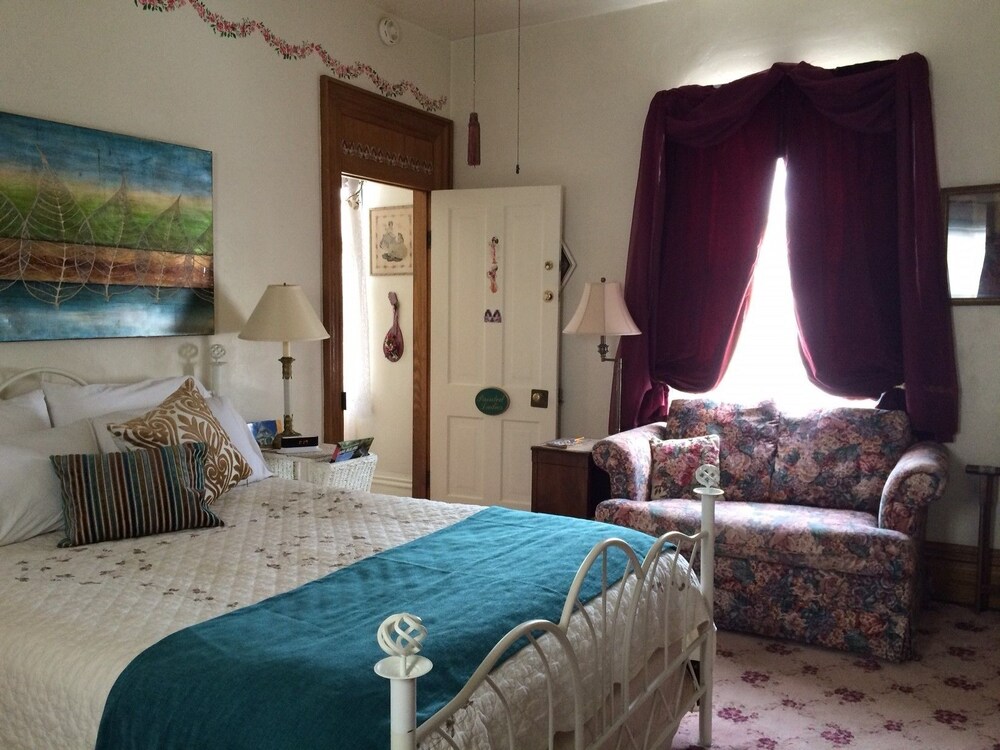 Campbell House B And B 6919320 — Ligonier