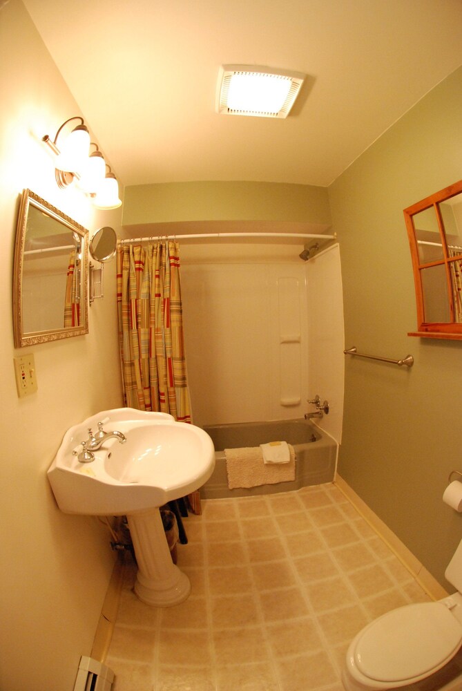 Hyde Away Inn - photo 35