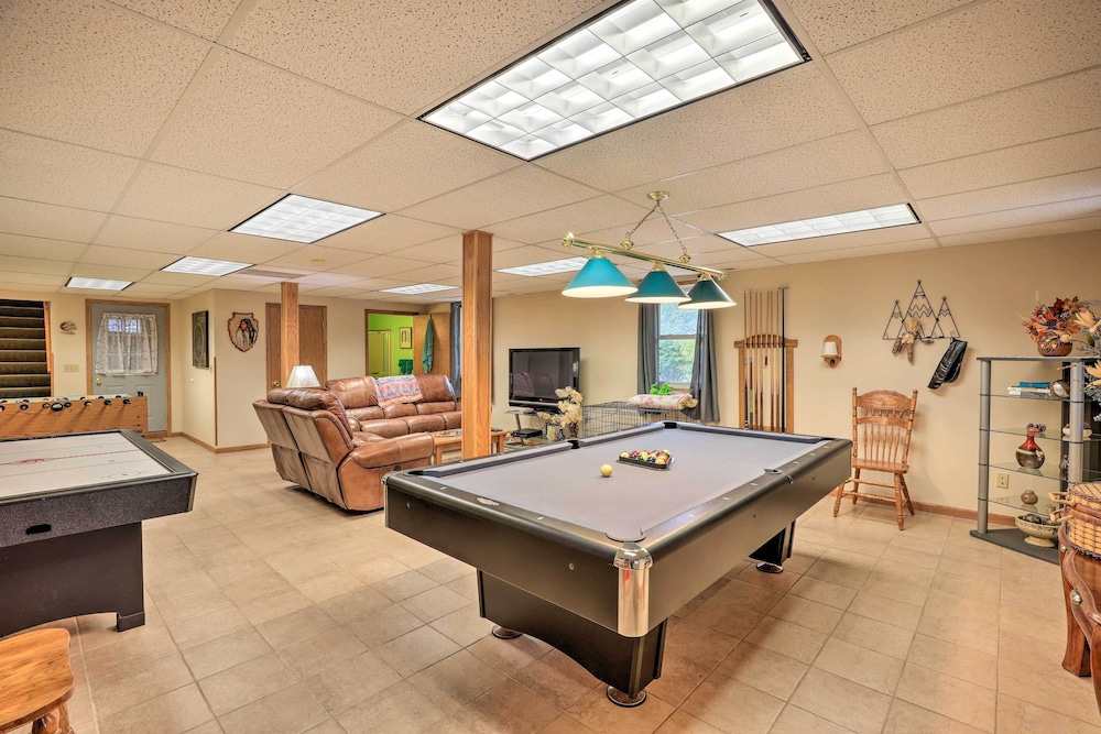 'eagles View' w Game Room Walk to River — hotel in Crofton