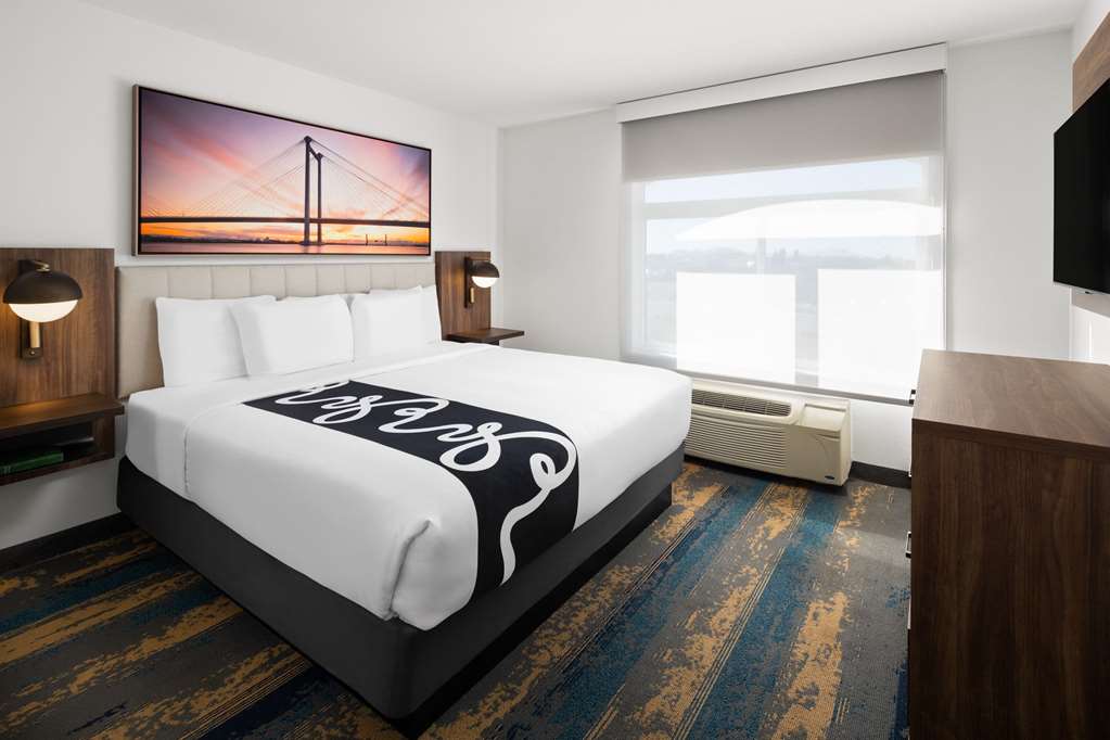La Quinta Inn & Suites by Wyndham Kennewick - photo 32